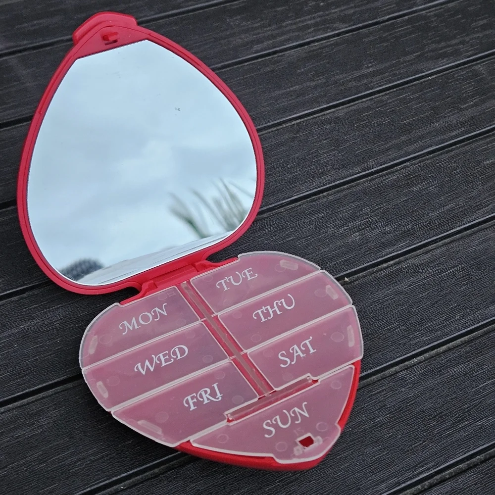 Rare AVON Heart-Shaped Red Plastic Weekly Pill Vitamin Organizer With Mirror VTG